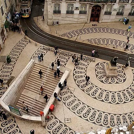 Bairro Alto Comfy And Central